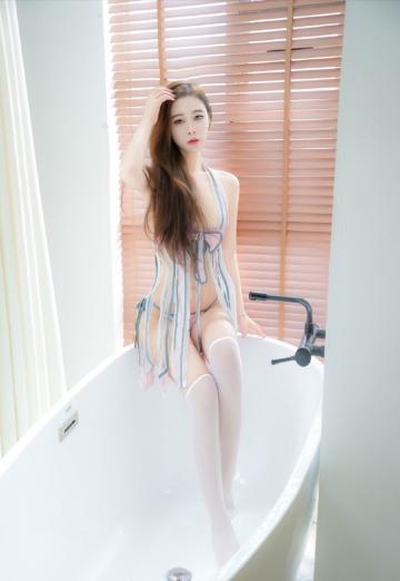 每日主题-女老师大赛视频